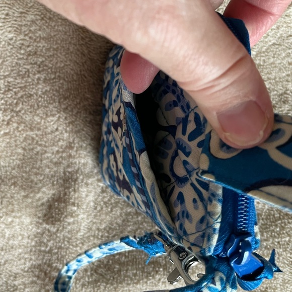 Very Bradley Carry It All Wristlet - Picture 8 of 13